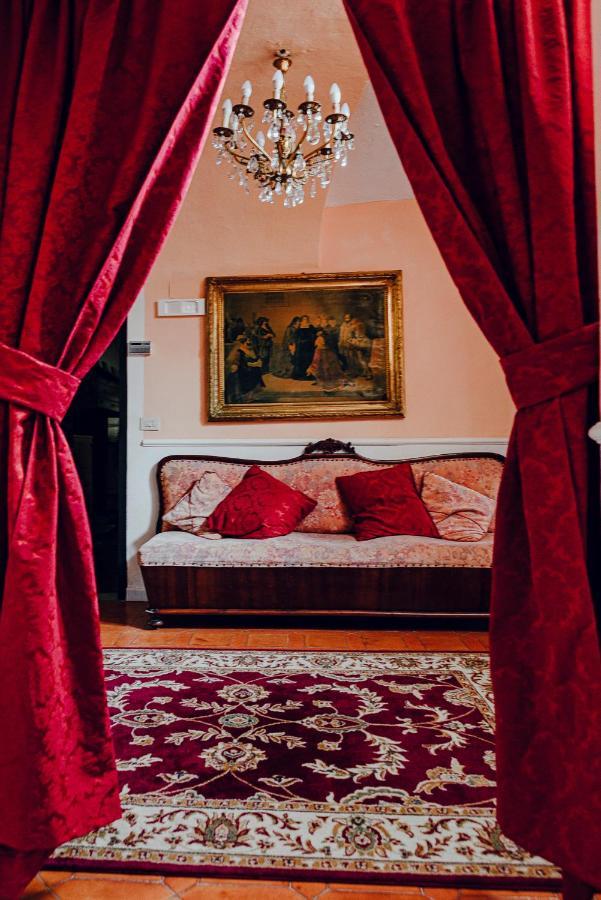 La Foresteria Di Palazzo Picedi Benettini サルツァーナ エクステリア 写真