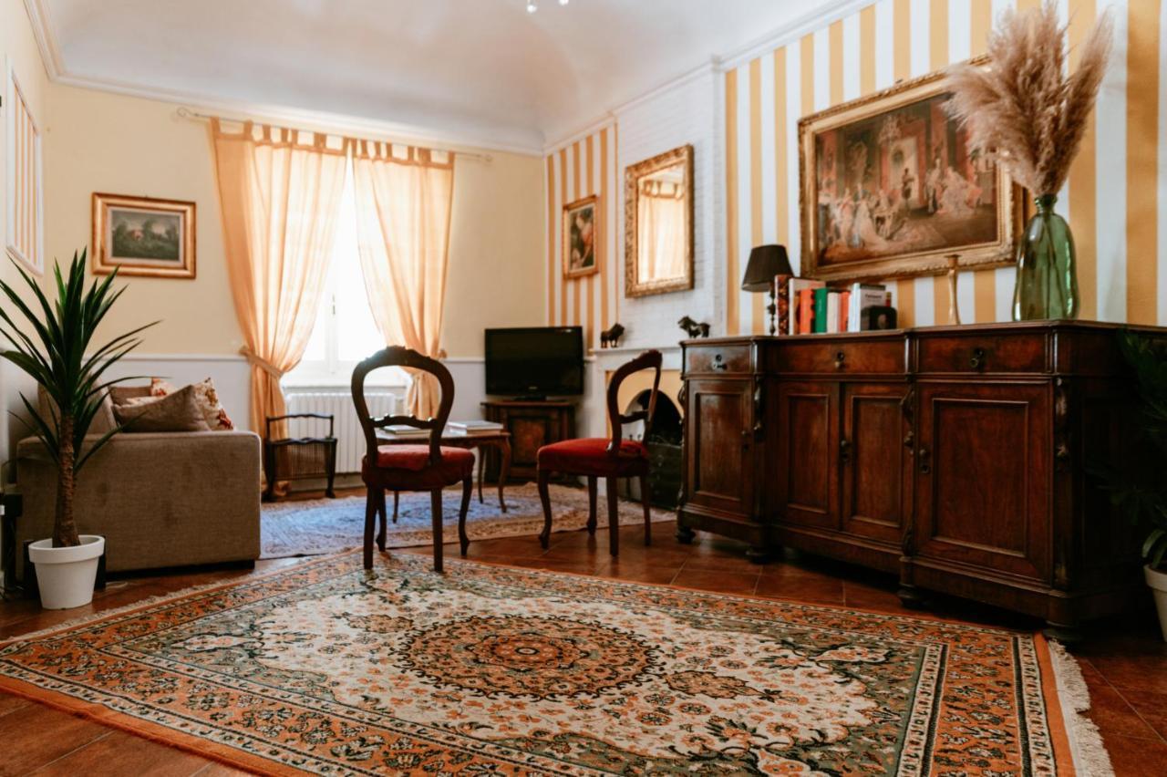 La Foresteria Di Palazzo Picedi Benettini サルツァーナ エクステリア 写真