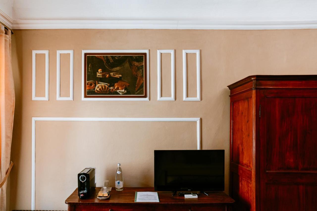 La Foresteria Di Palazzo Picedi Benettini サルツァーナ エクステリア 写真