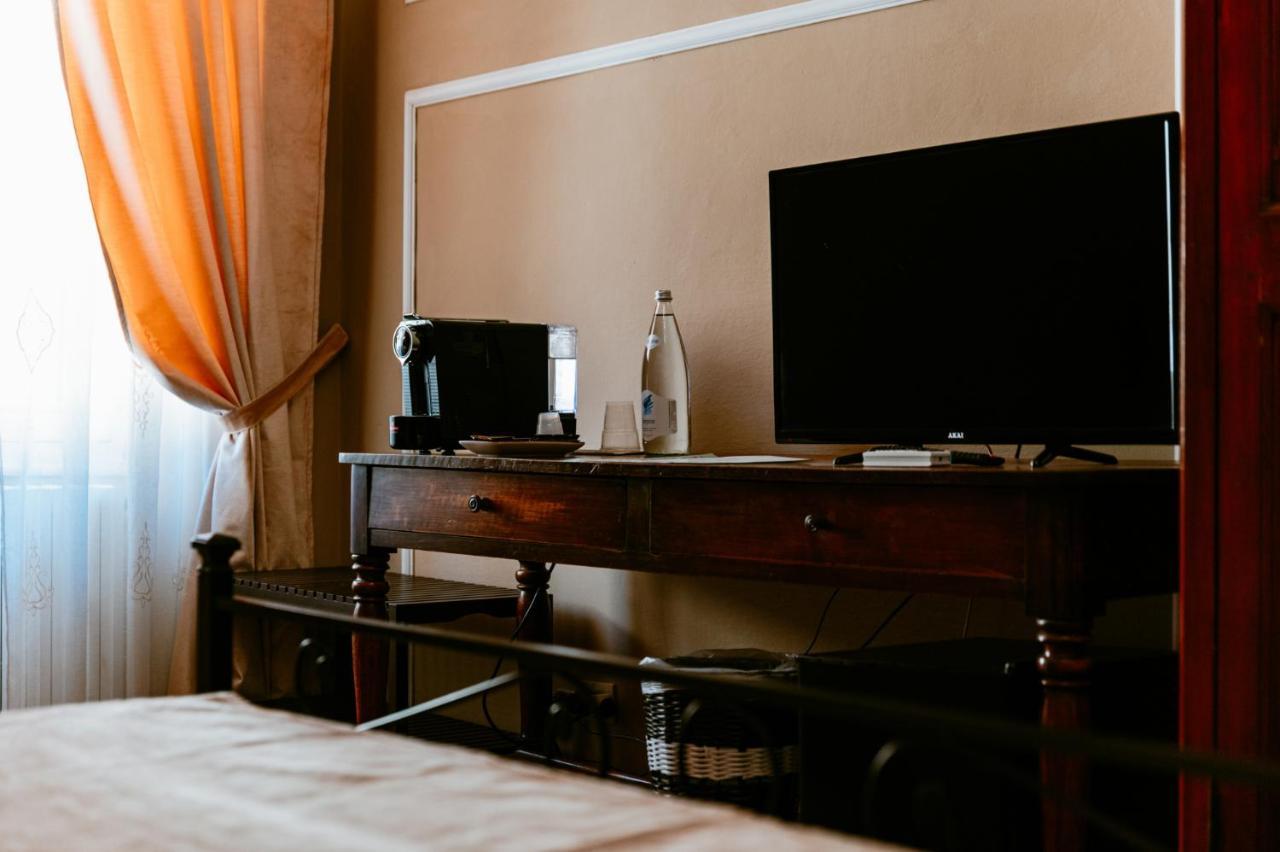 La Foresteria Di Palazzo Picedi Benettini サルツァーナ エクステリア 写真