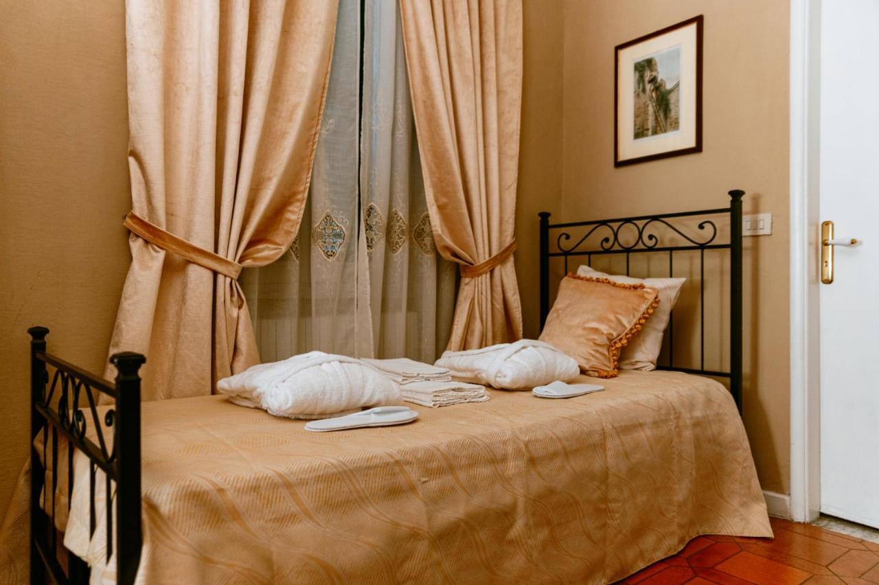 La Foresteria Di Palazzo Picedi Benettini サルツァーナ エクステリア 写真