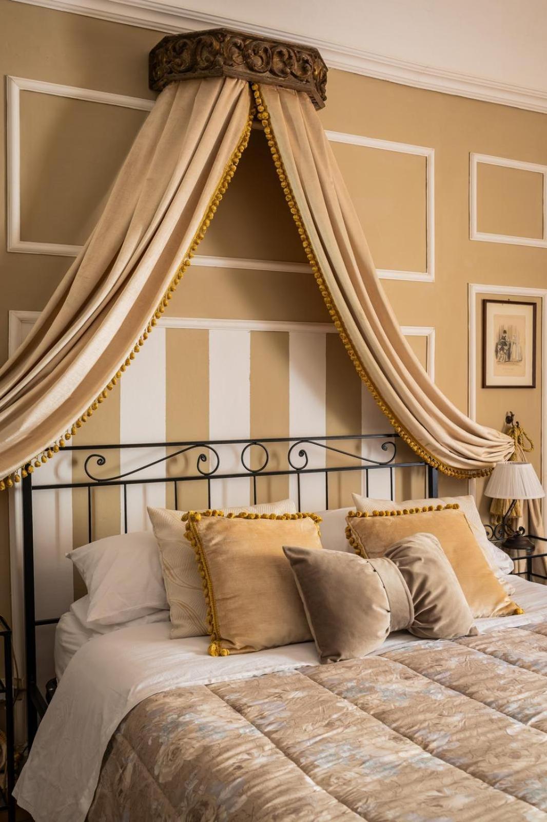 La Foresteria Di Palazzo Picedi Benettini サルツァーナ エクステリア 写真