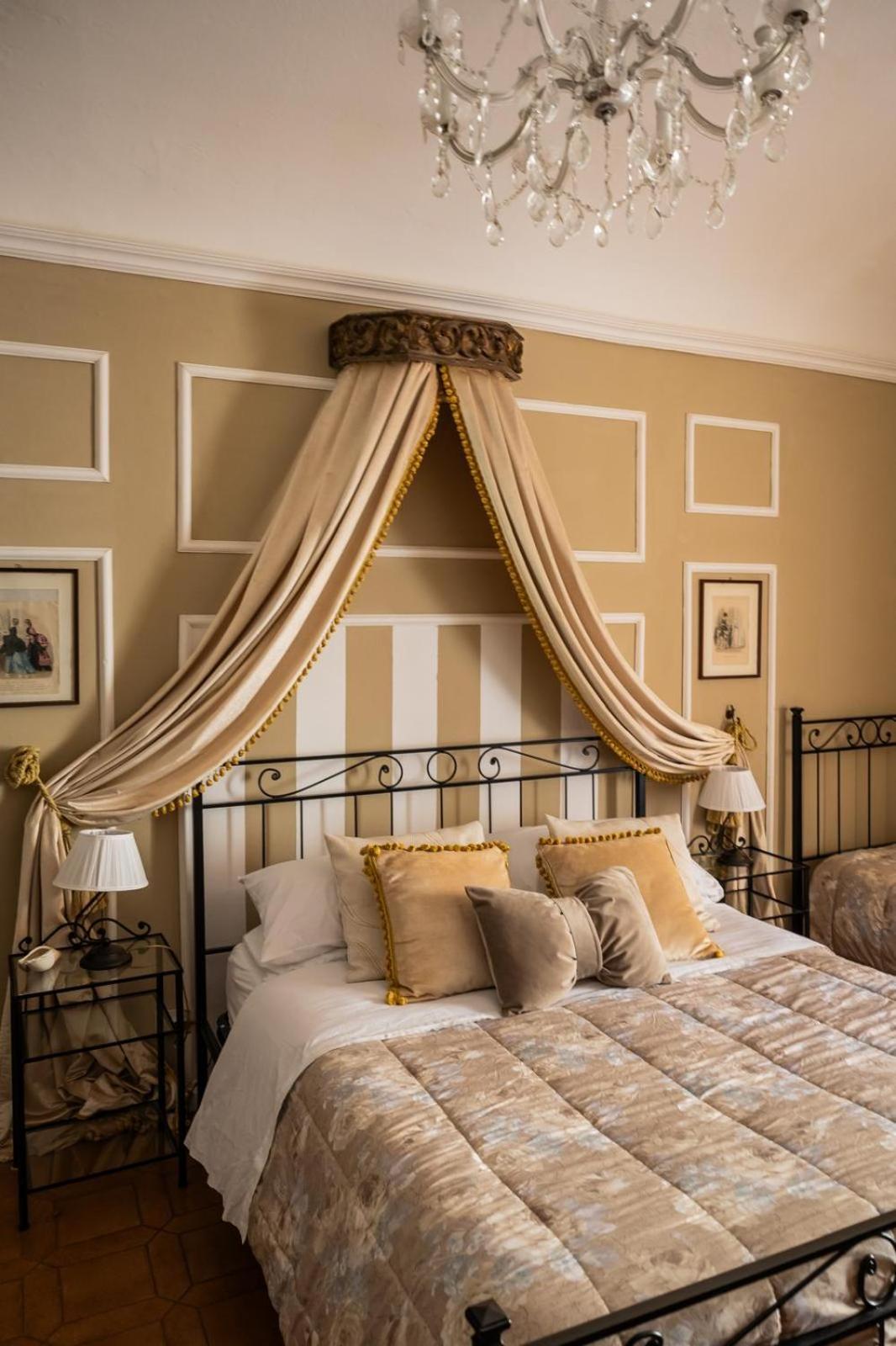 La Foresteria Di Palazzo Picedi Benettini サルツァーナ エクステリア 写真