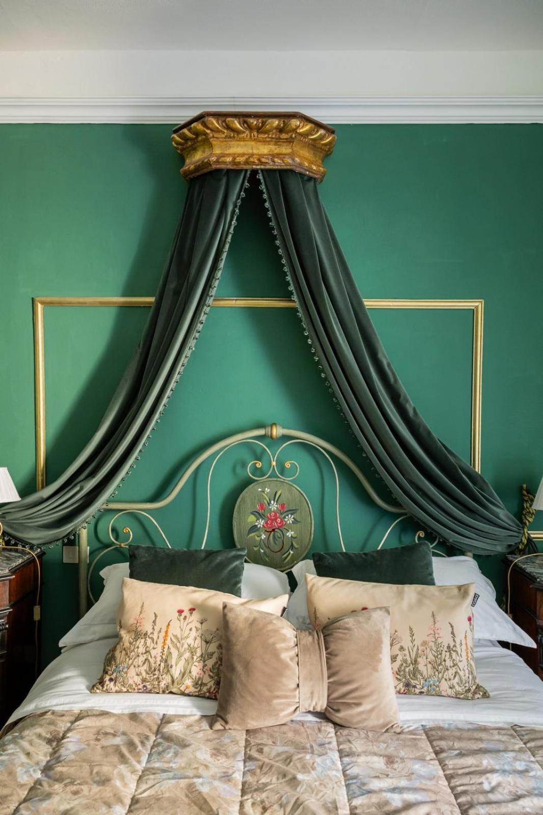 La Foresteria Di Palazzo Picedi Benettini サルツァーナ エクステリア 写真