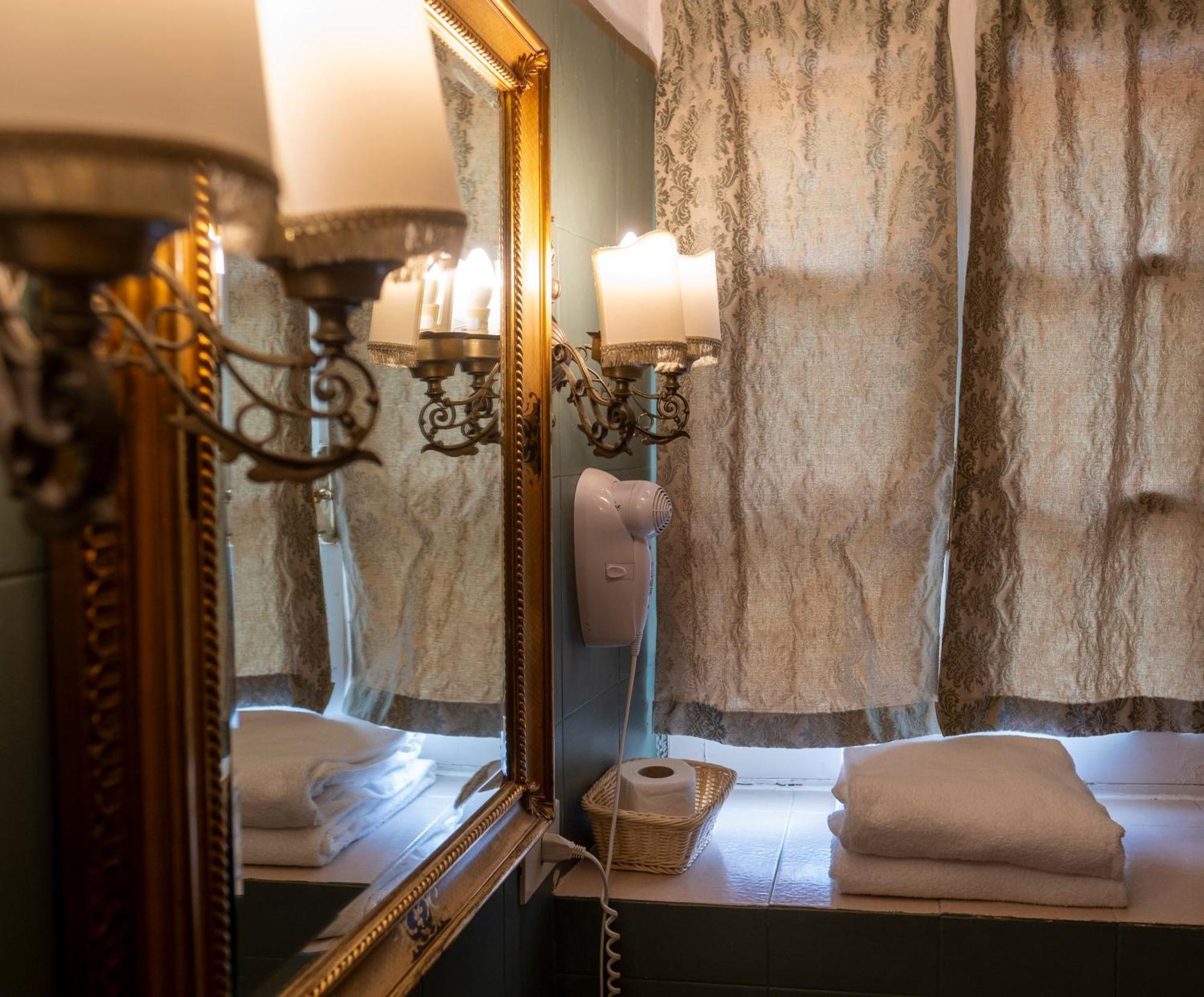 La Foresteria Di Palazzo Picedi Benettini サルツァーナ 部屋 写真
