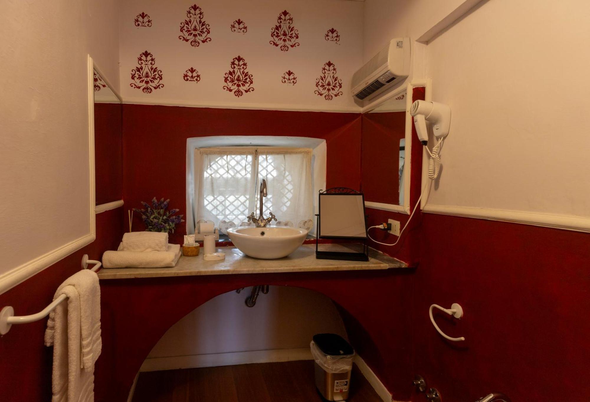 La Foresteria Di Palazzo Picedi Benettini サルツァーナ 部屋 写真
